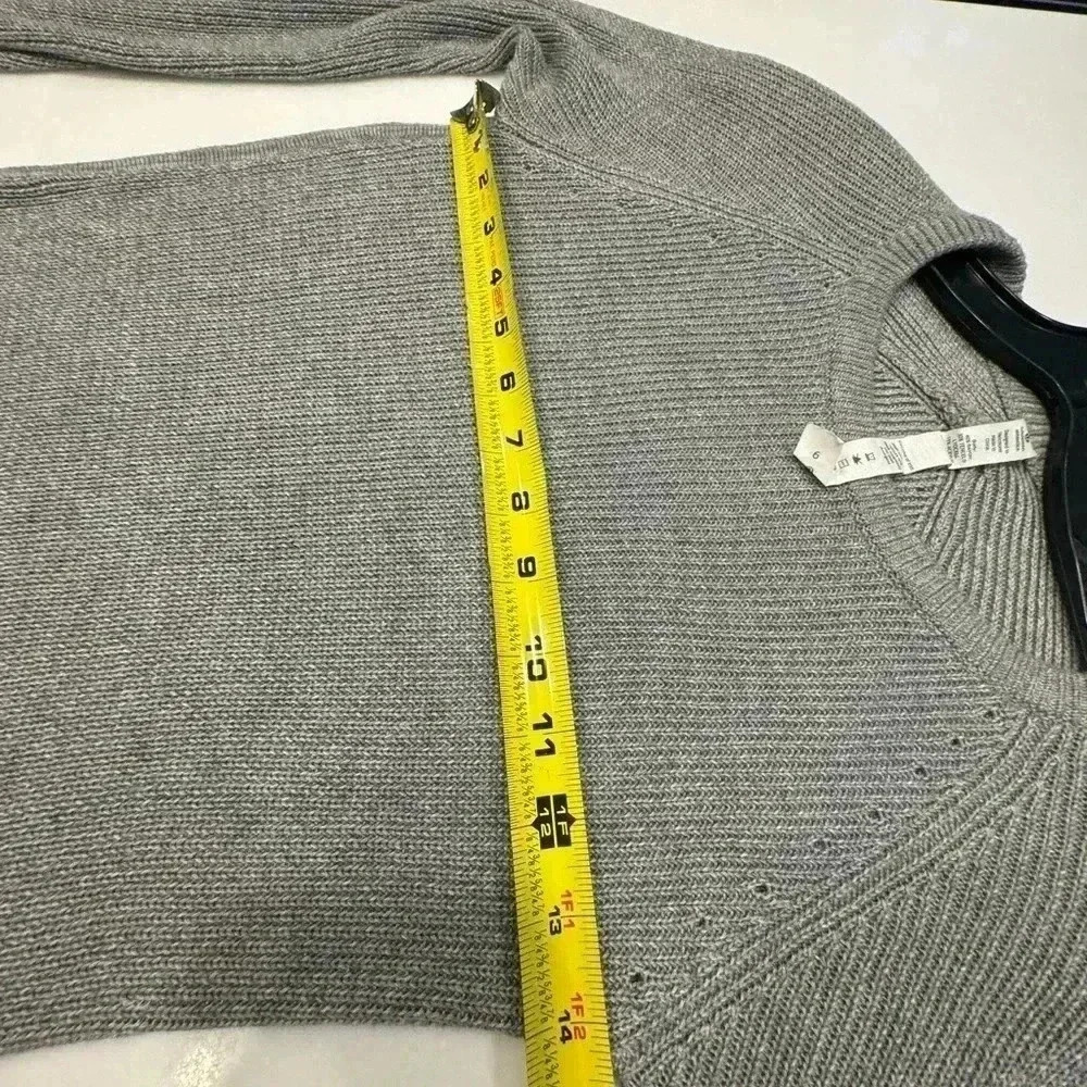 Lululemon women gray knit sweater thumb holes curved hem size 6 perfect! - Picture 13 of 15